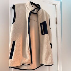 Men’s Old Navy Cream and Black Fleece Vest